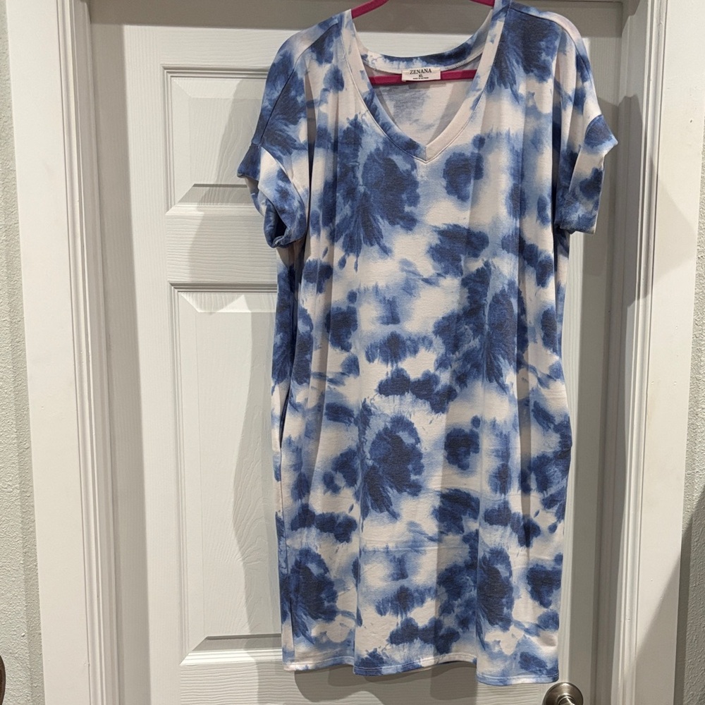 Zenana Outfitters Blue and White Tie-Dye Midi Dress